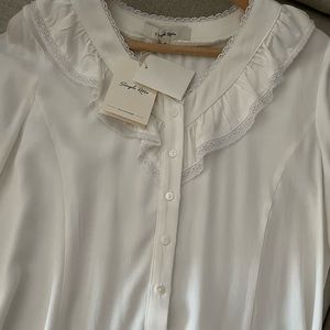 Simple Retro Lace Long sleeve shirt size small